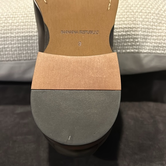 NWOT Men’s Banana Republic “Drake” Brown Leather Slip On Boots Size 9 - Picture 6 of 8